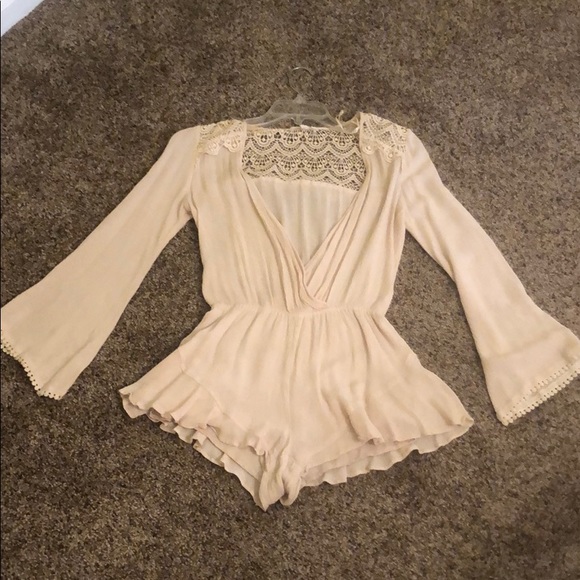 Cream lace back romper - Picture 1 of 4